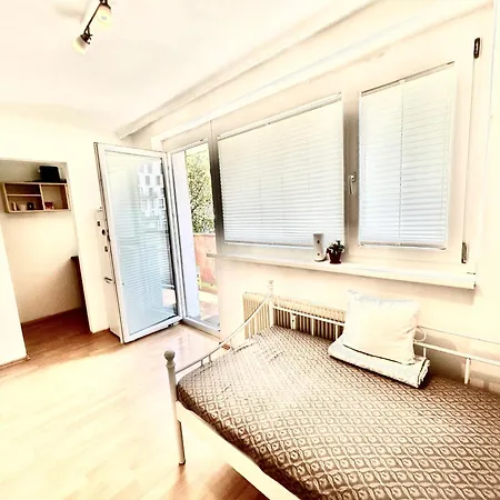 アパート Anybody *